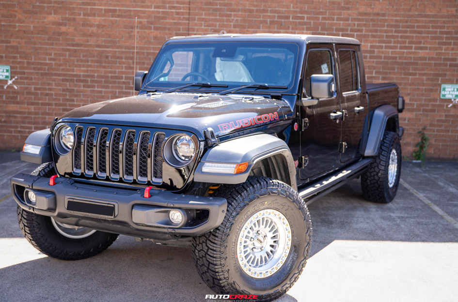 JEEP WRANGLER KMC AZTEC GLOSS SILVER W/ MACHINED FACE