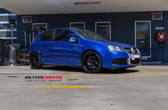 VOLKSWAGEN GOLF SF06 SATIN BLACK