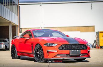FORD MUSTANG ZR3 GLOSS BLACK