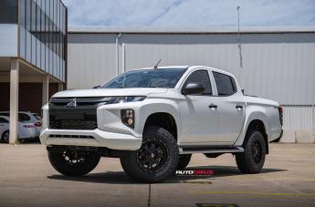 MITSUBISHI TRITON HURRICANE MATTE BLACK