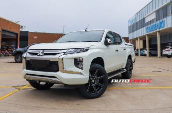 MITSUBISHI TRITON AVALANCHE GLOSS BLACK MILLED ACCENTS
