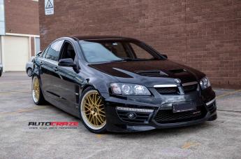 HOLDEN-COMMODORE-OM-GOLD-POLISH-LIP