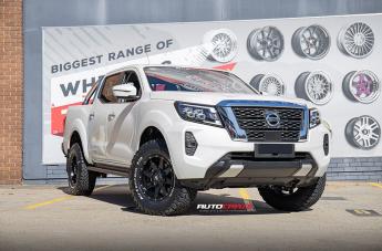 NISSAN NAVARA BLADE OR MATTE BLACK