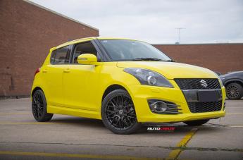 SUZUKI SWIFT HOCKENHEIM GLOSS BLACK