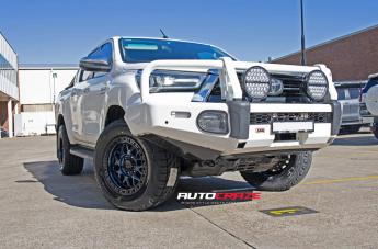 TOYOTA HILUX N80 4WD TERRA METALLIC BLUE