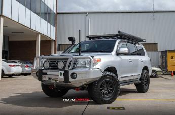 TOYOTA LANDCRUISER REBEL MATTE BLACK