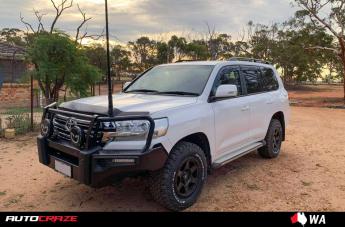 TOYOTA LANDCRUISER QUAKE SATIN BLACK