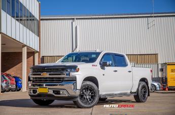 CHEVROLET-SILVERADO-SYNC-SATIN-BLACK