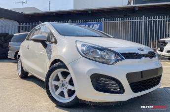 KIA RIO KATANA WHITE