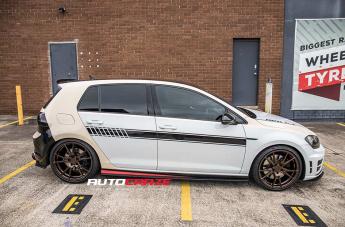 VOLKSWAGEN GOLF SF06 BRONZE