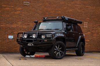 TOYOTA FJ CRUISER MO970 GLOSS BLACK MACHINED FACE