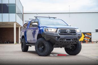 TOYOTA HILUX N80 4WD ZEPHYR MATTE BLACK