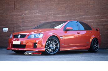 HOLDEN COMMODORE VF SF04 SILVER 