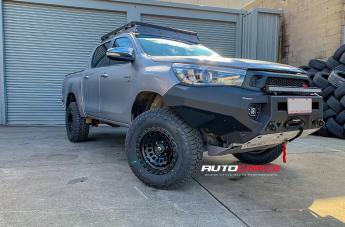 TOYOTA HILUX N80 4WD ZEPHYR MATTE BLACK