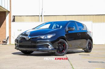 TOYOTA COROLLA REDBACK PIANO BLACK RED UNDERCUT