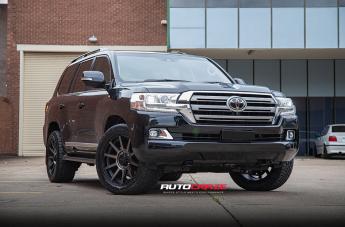 TOYOTA LANDCRUISER OUTBREAK SATIN BLACK GREY TINT