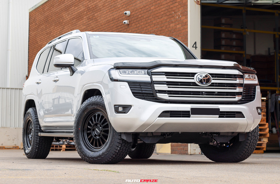 TOYOTA LAND CRUISER 300 ROH APOLLO MATTE BLACK