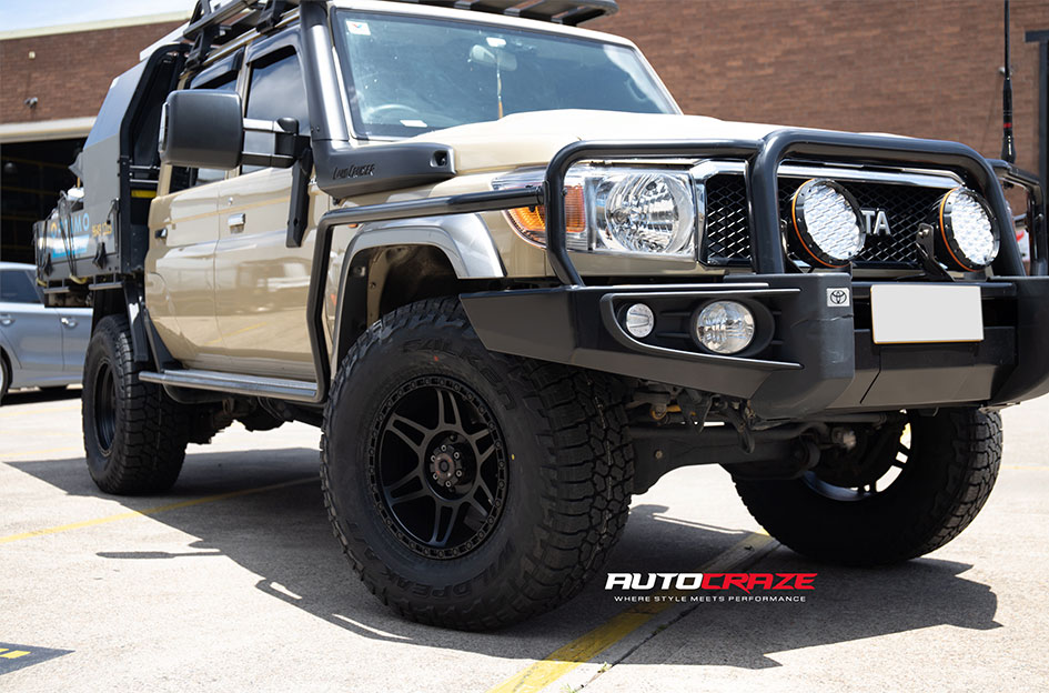 TOYOTA LANDCRUISER 70 SERIES KING KONG MATTE BLACK 