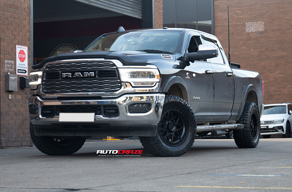 DODGE RAM KMC GRS SATIN BLACK 