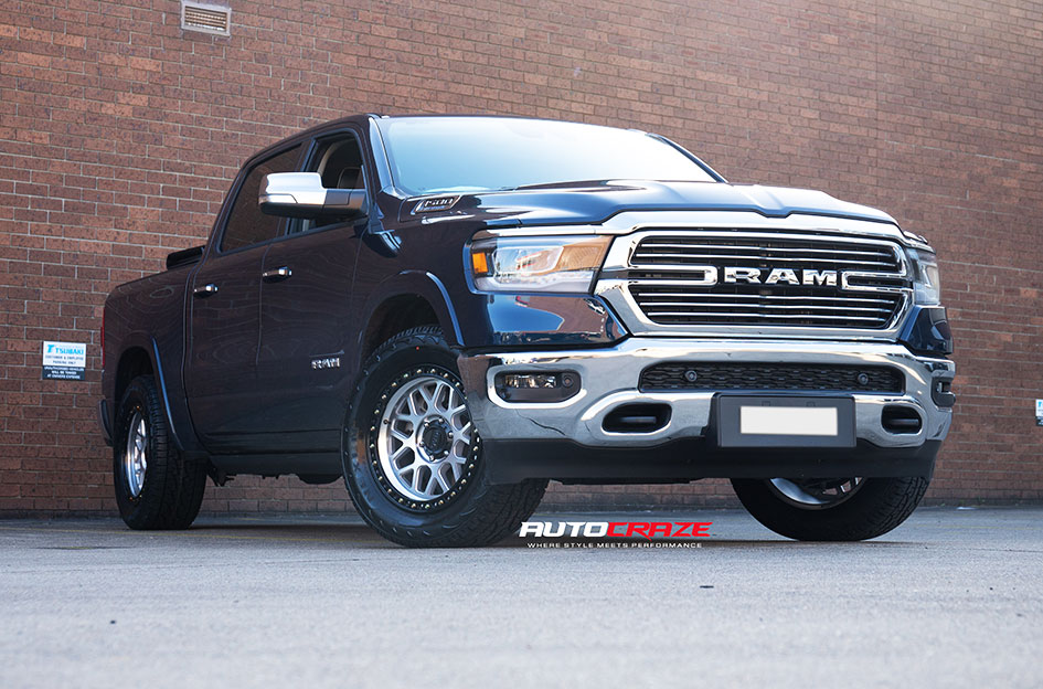 DODGE RAM KMC GRS MACHINED SATIN BLACK LIP
