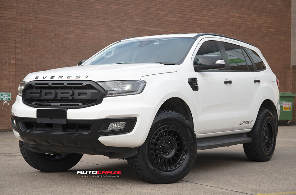 FORD EVEREST KMC IMS MATTE BLACK W/ GLOSS BLACK LIP