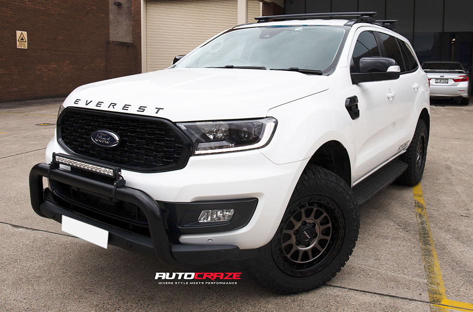 FORD EVEREST ROH ASSAULT MATT BLACK WITH BLACK BOLTS AND GRAPHITE FACE