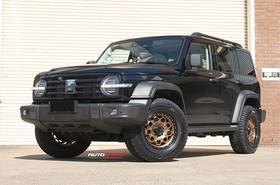 GWM TANK 300 KMC TREK MATTE BRONZE W/ BLACK LIP