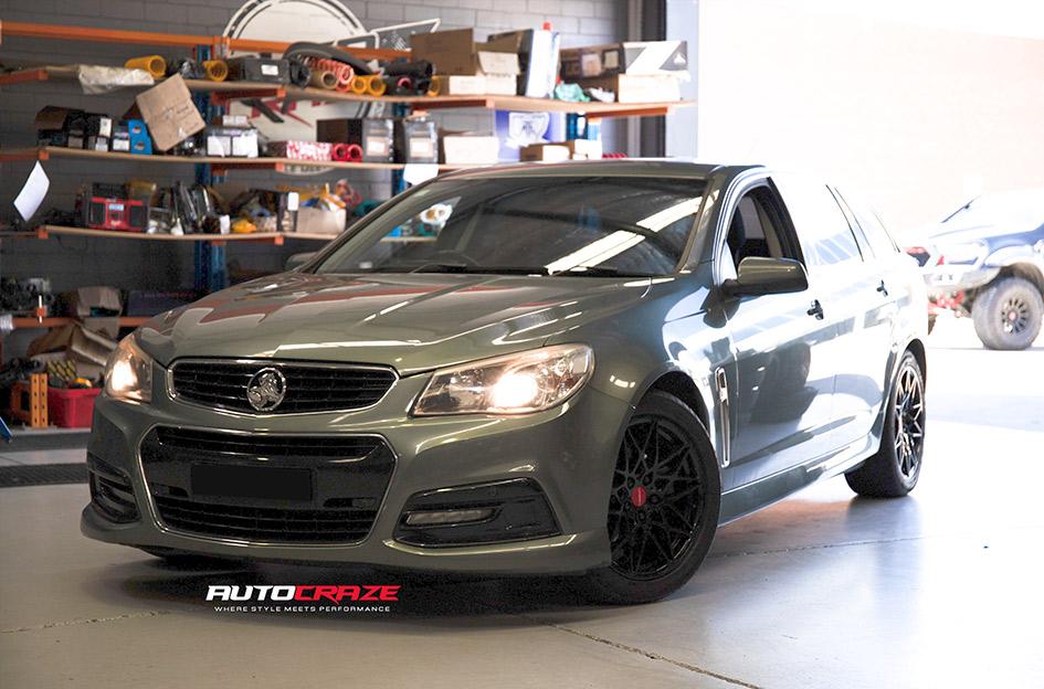 HOLDEN COMMODORE VE MASON ZR1 GLOSS BLACK 