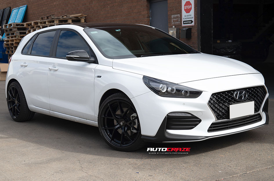 HYUNDAI I30 LENSO DYNA SATIN BLACK