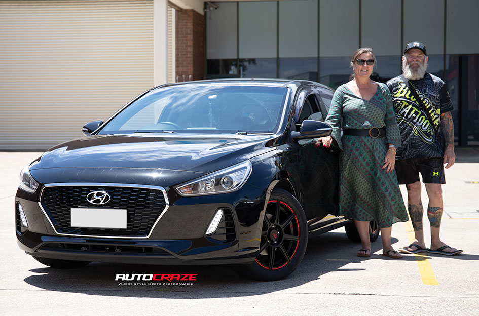 HYUNDAI I30 MOTEGI MR142 SATIN BLACK WITH RED STRIPE