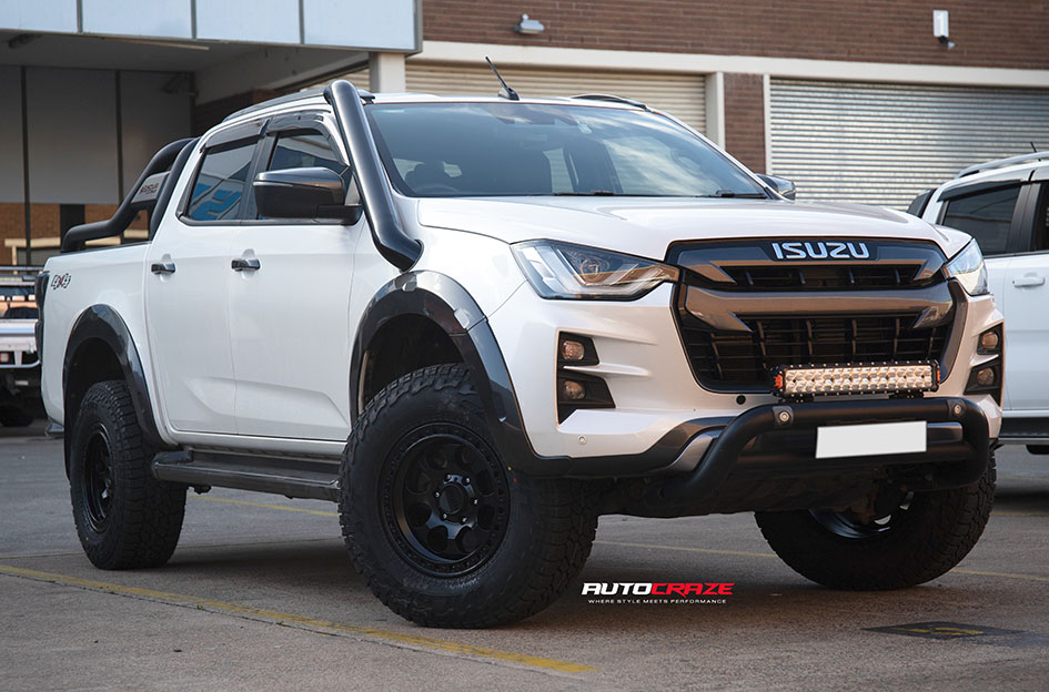 ISUZU DMAX KMC RIOT SATIN BLACK