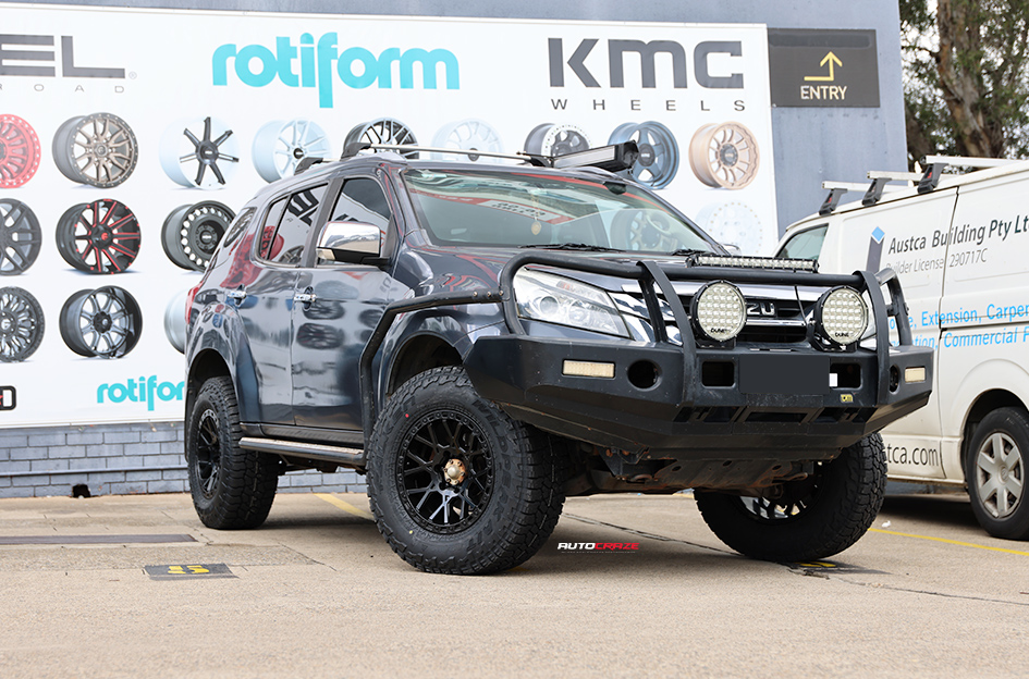 ISUZU MUH ROH CRAWLER MATT BLACK