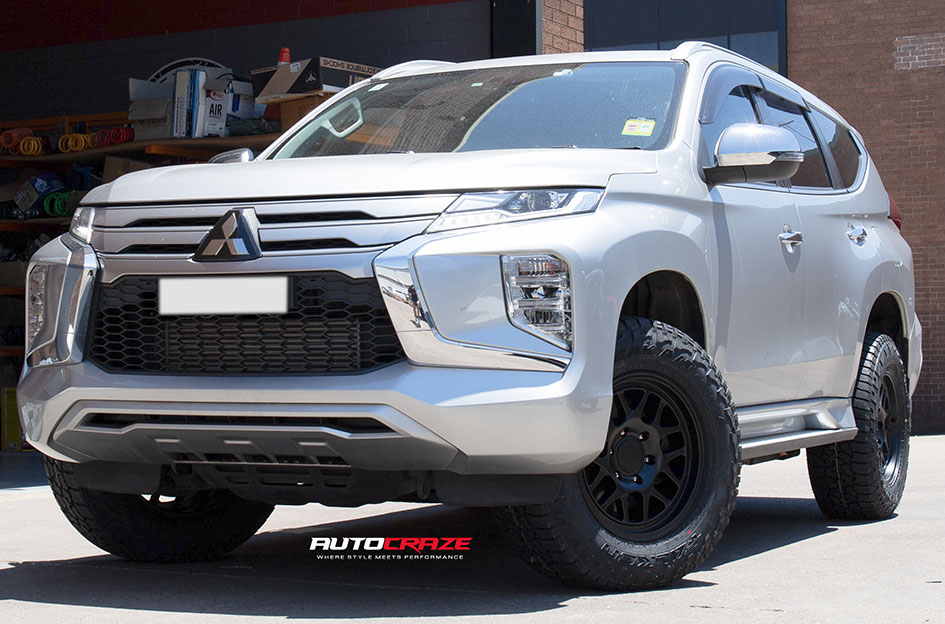 MITSUBISHI PAJERO SPORT KMC BULLY OL KM717 SATIN BLACK