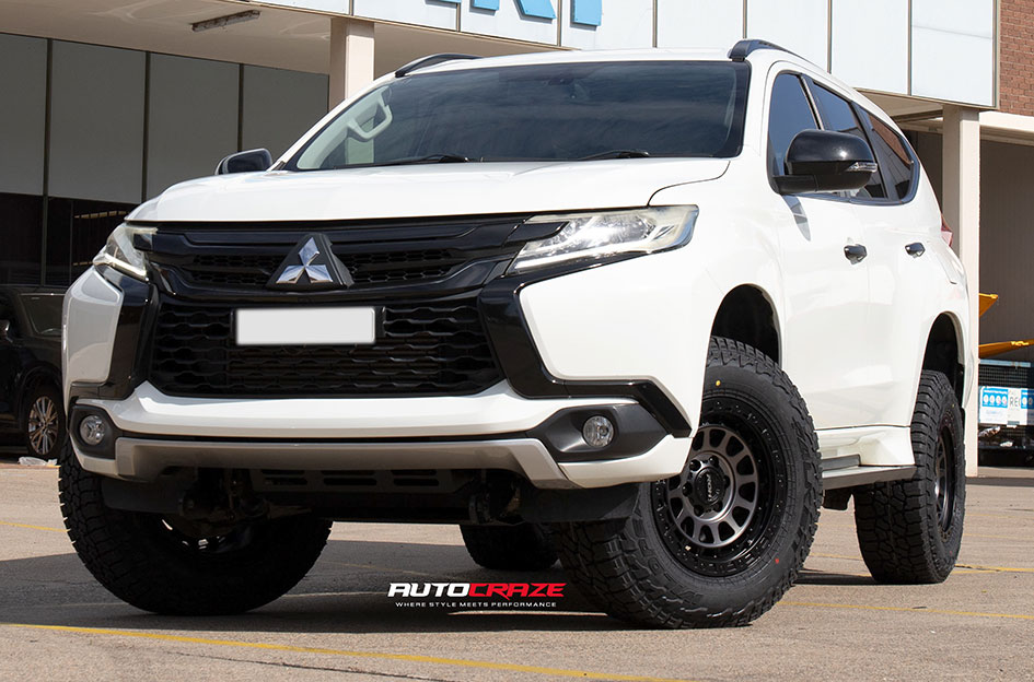 MITSUBISHI PAJERO SPORT ROH ASSAULT MATT BLACK WITH BLACK BOLTS AND GRAPHITE FACE