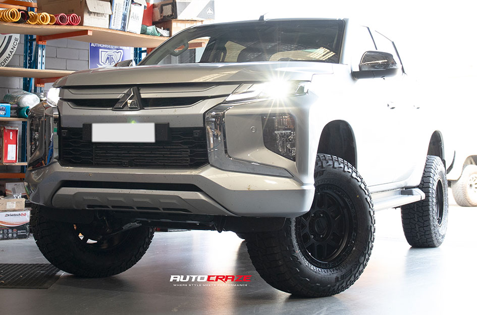 MITSUBISHI TRITON KMC KM544 MESA SATIN BLACK