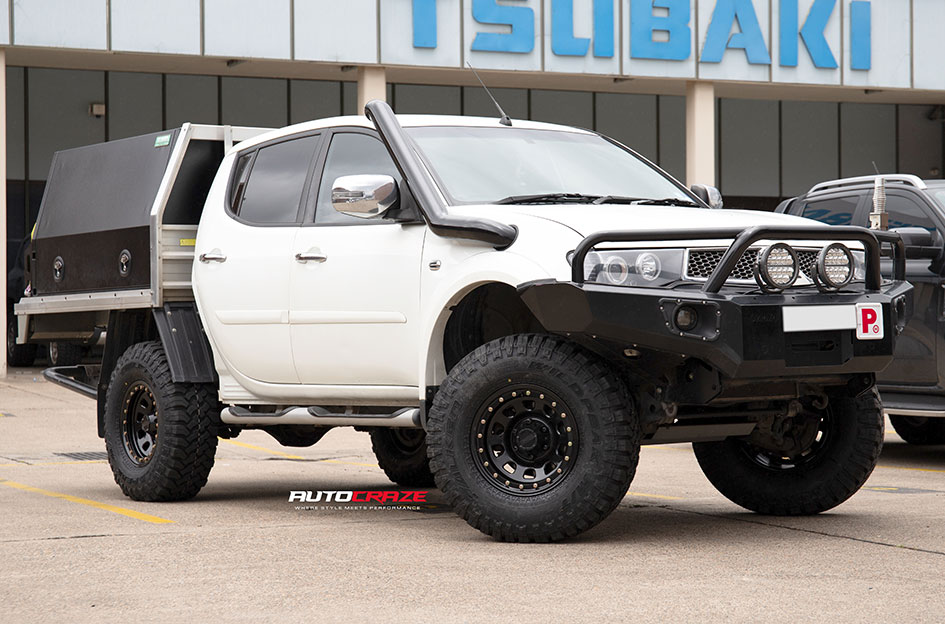 MITSUBISHI TRITON KING D-LOCKER BLACK 