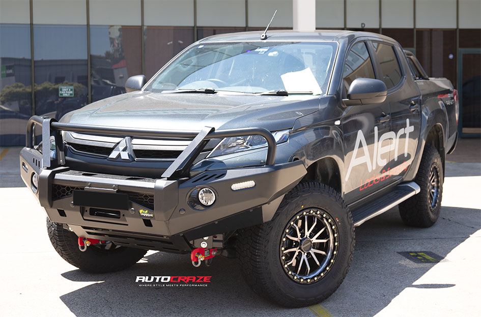 MITSUBISHI TRITON NOMAD N133 GLOSS BLACK DARK TINT