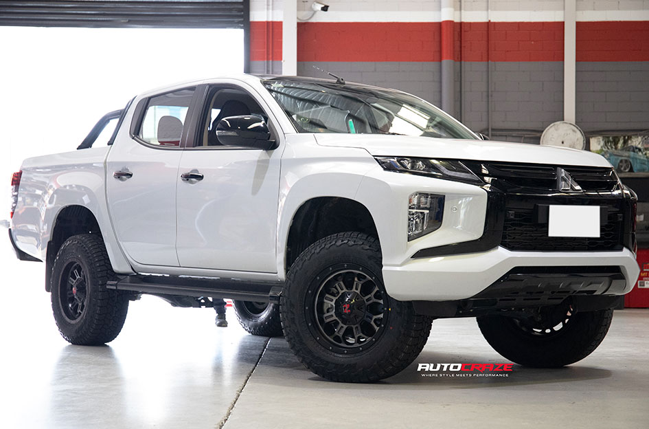 MITSUBISHI TRITON NOMAD RAMAZAN MATTE BLACK TINTED FACE 