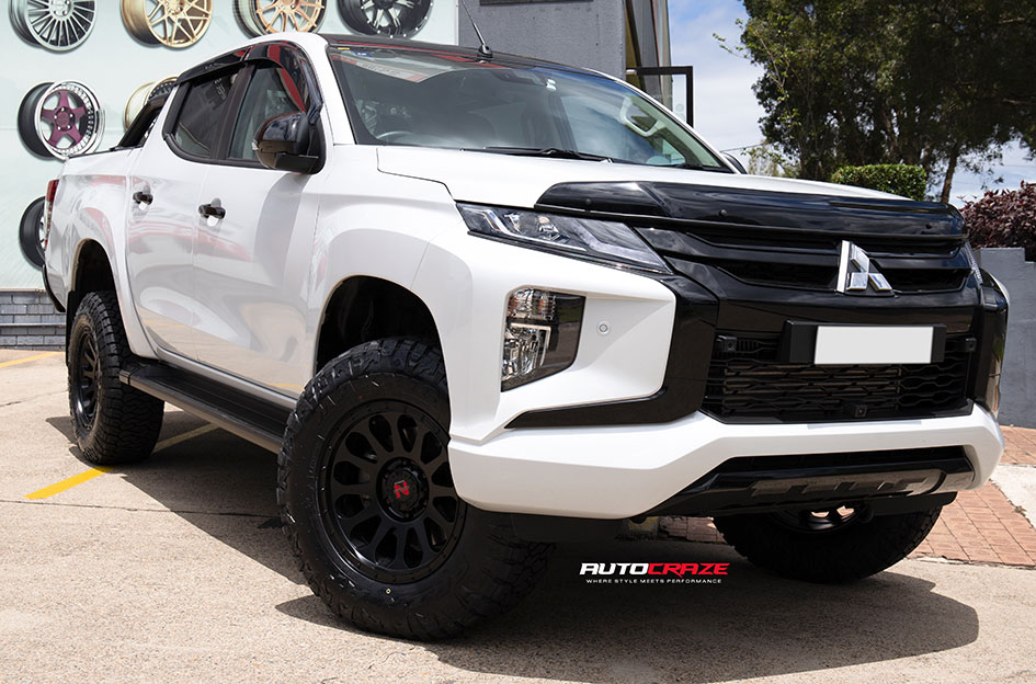 MITSUBISHI TRITON NOMAD VICTIM MATTE BLACK 