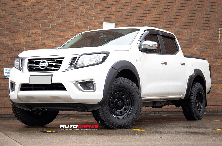 NISSAN NAVARA KING D-HOLE SATIN BLACK 
