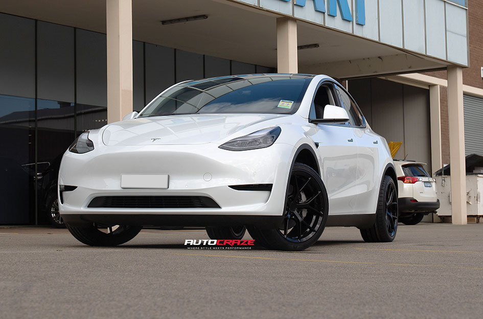 TESLA MODEL Y KOYA SF10 SATIN BLACK