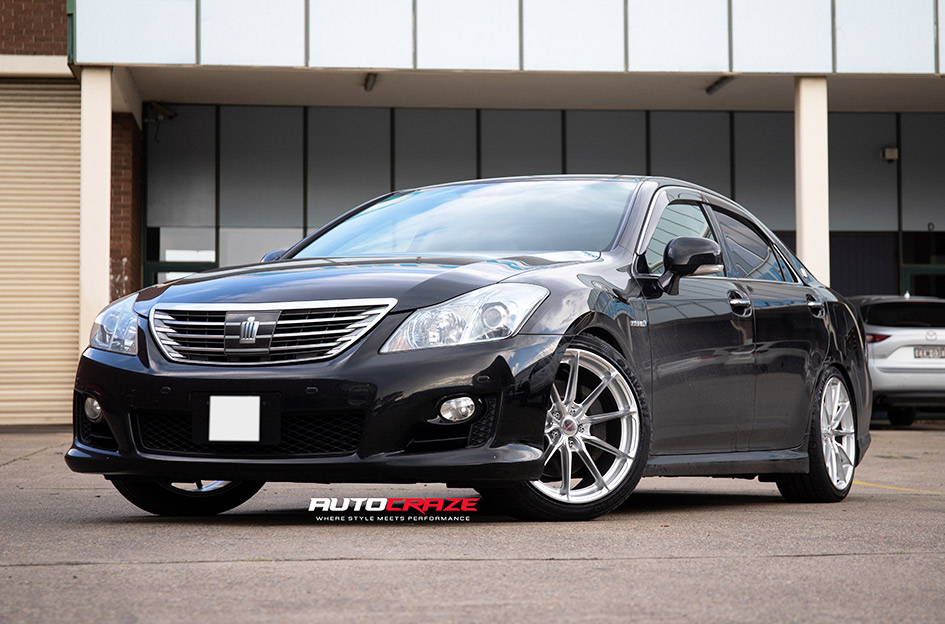 TOYOTA CROWN HYBRID MASON ZR6 SILVER POLISHED 