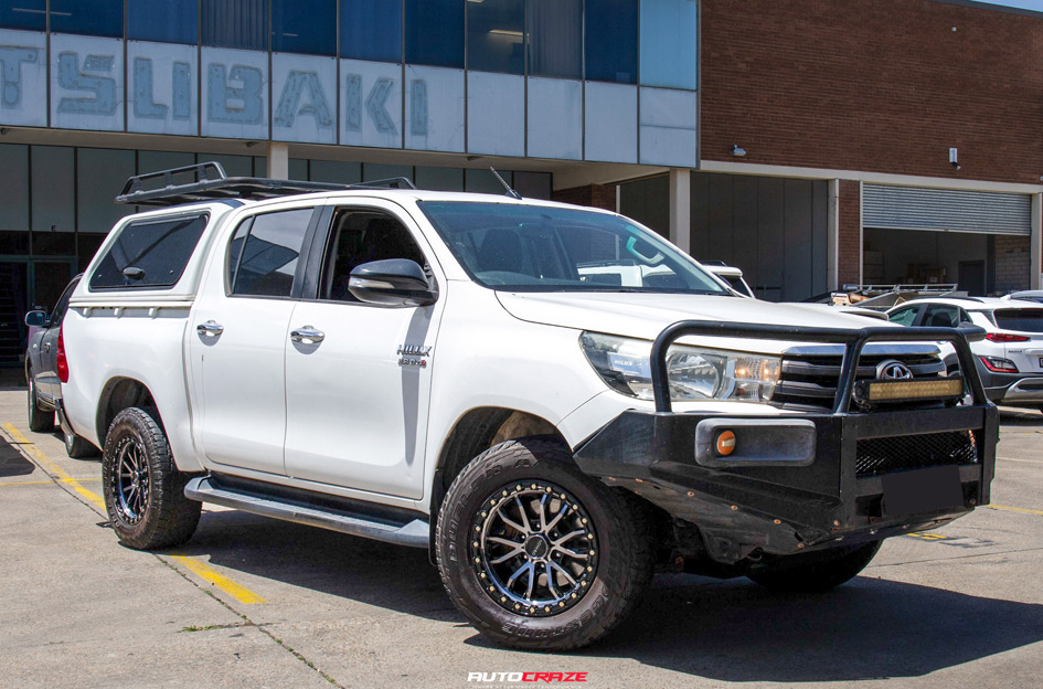 TOYOTA HILUX NOMAD N232 GLOSS BLACK DARK TINT