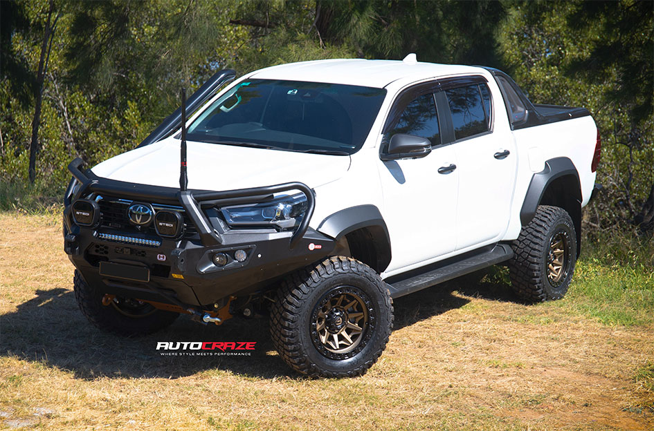 TOYOTA HILUX FUEL COVERT BRONZE BLACK RING 