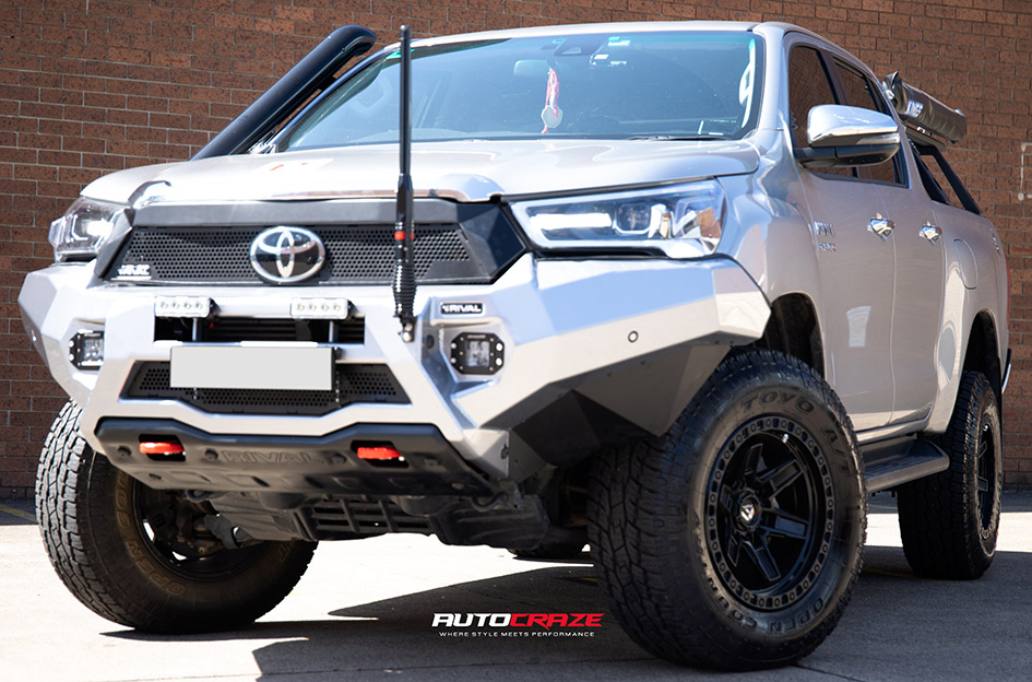 TOYOTA HILUX FUEL KICKER MATTE BLACK 