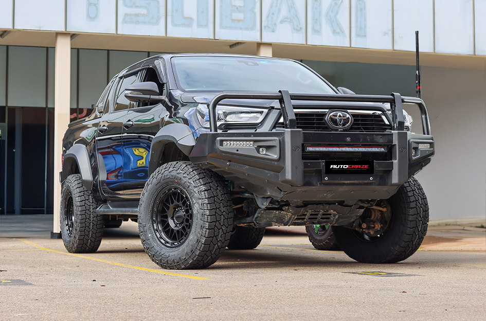 TOYOTA HILUX KMC ATTACK MATTE BLACK