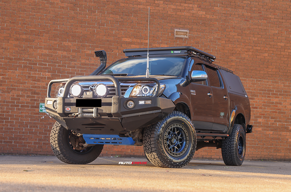 TOYOTA HILUX KMC GRS MIDNIGHT BLUE W/ GLOSS BLACK LIP