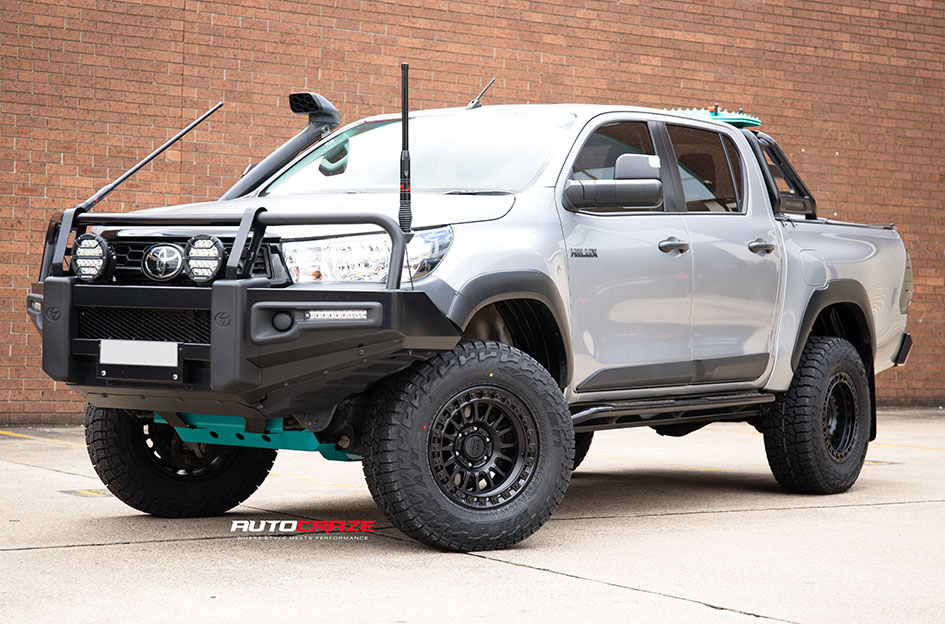 TOYOTA HILUX KMC IMS MATTE BLACK W/ GLOSS BLACK LIP