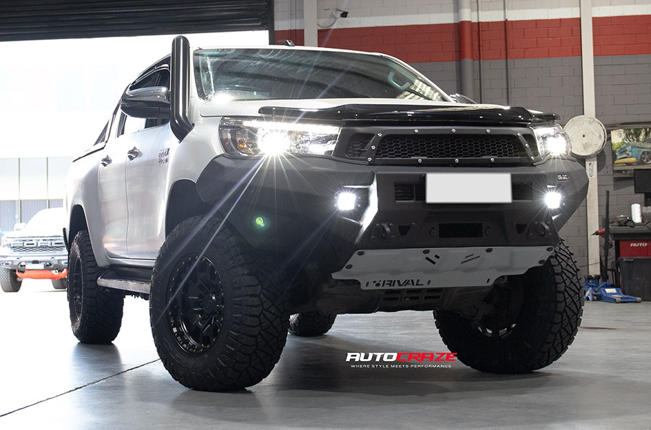 TOYOTA HILUX KMC SUMMIT SATIN BLACK