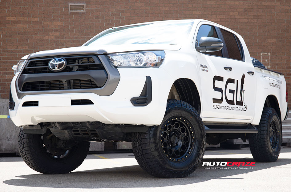 TOYOTA HILUX KMC TREK SATIN BLACK
